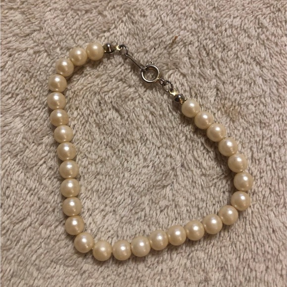 vintage Jewelry - Vintage faux pearl bracelet